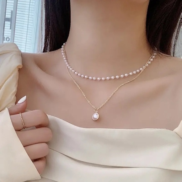 Jewelry - Golden Double Layer Pendant Necklace